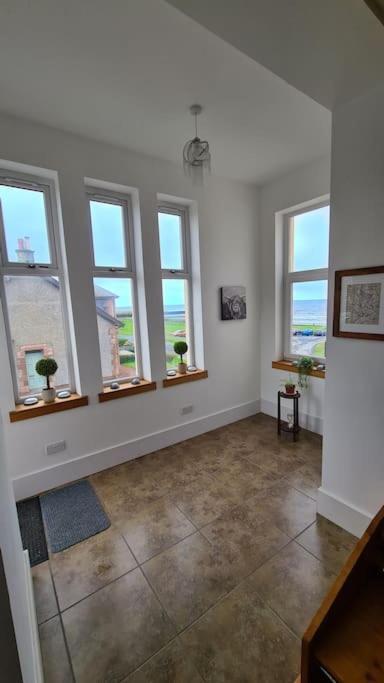 Girvan - Sea View Beach Access Apartment ภายนอก รูปภาพ