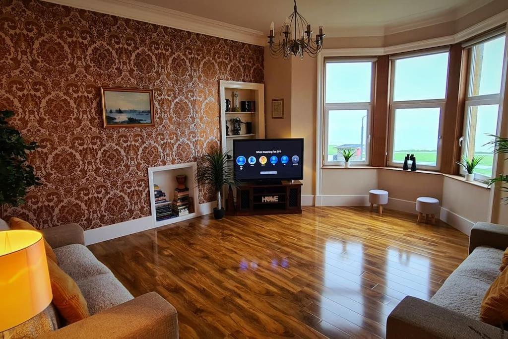 Girvan - Sea View Beach Access Apartment ภายนอก รูปภาพ